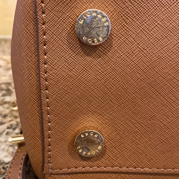 Michael Kors satchel. Luggage color - Picture 7 of 15